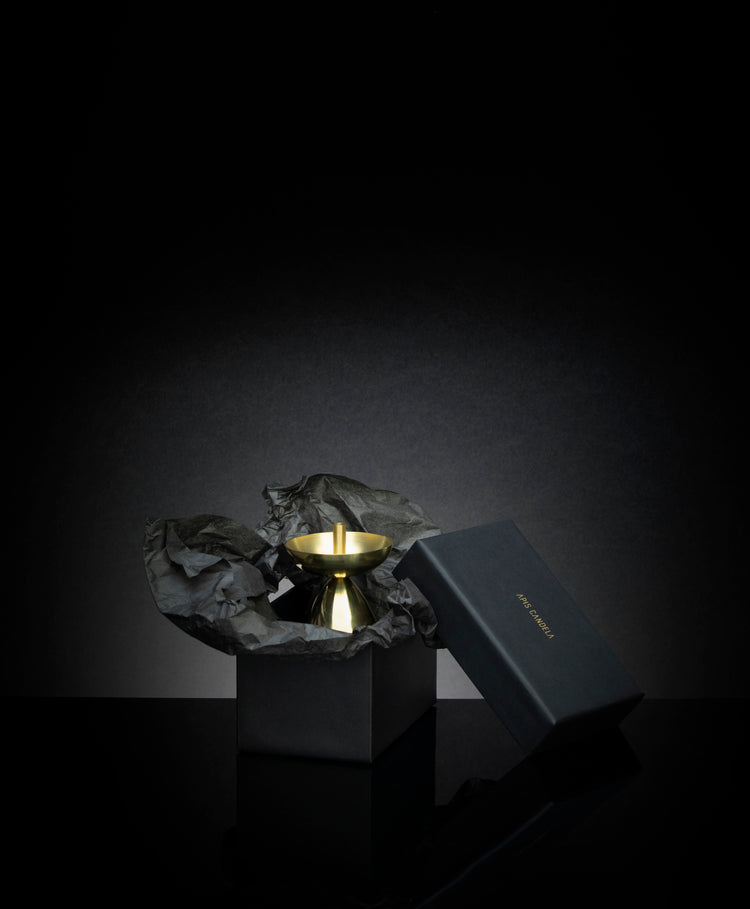 Mosazný svícen Doll brass - Obal