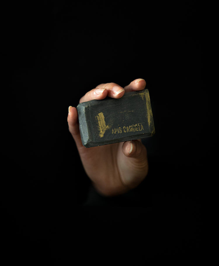 Luxusní mýdlo  s mikročásticemi zlata od ApisCandela - Detail